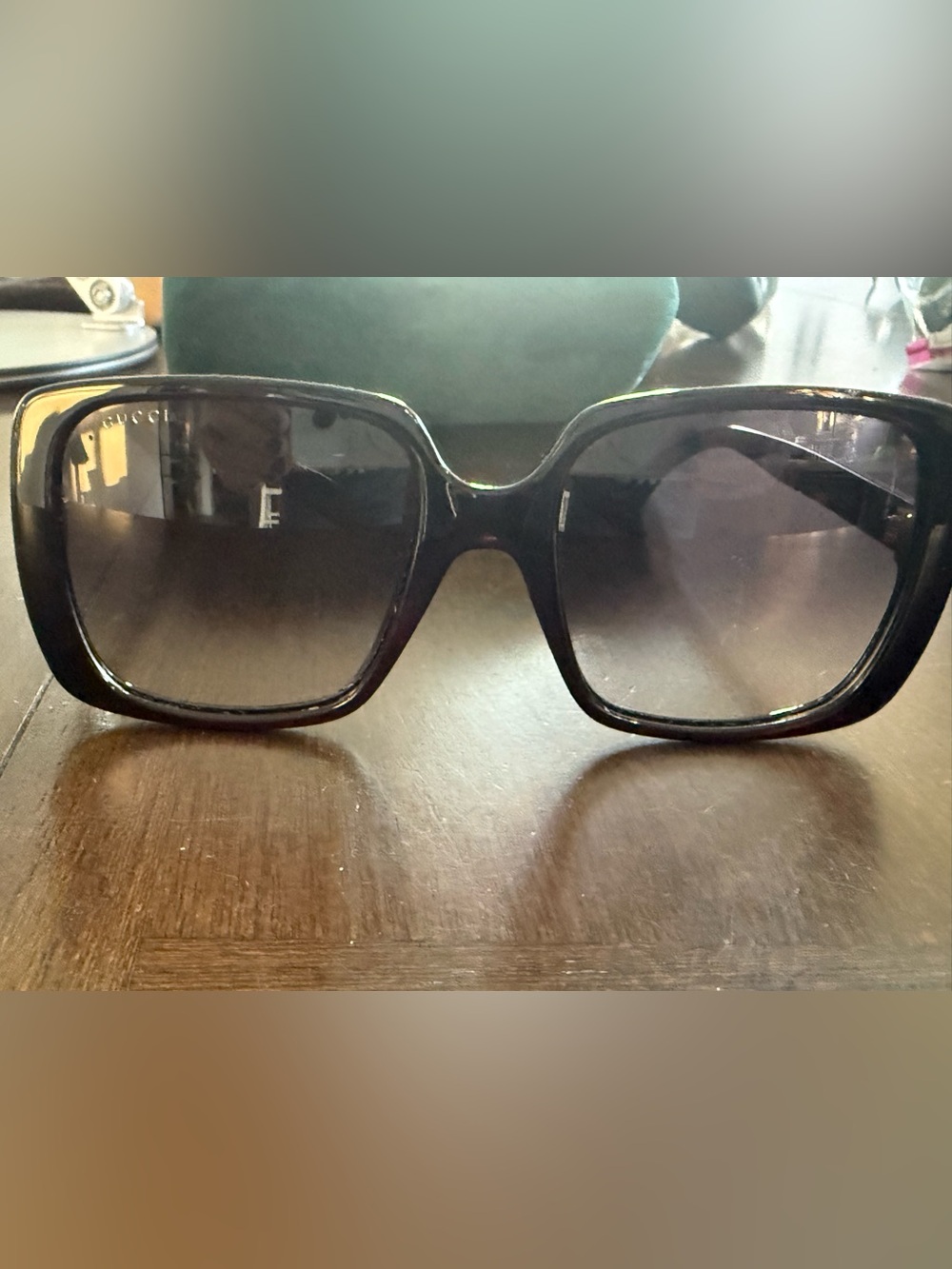 Gucci Women's Black Oversized Square Sunglasses - Picture 1 of 7